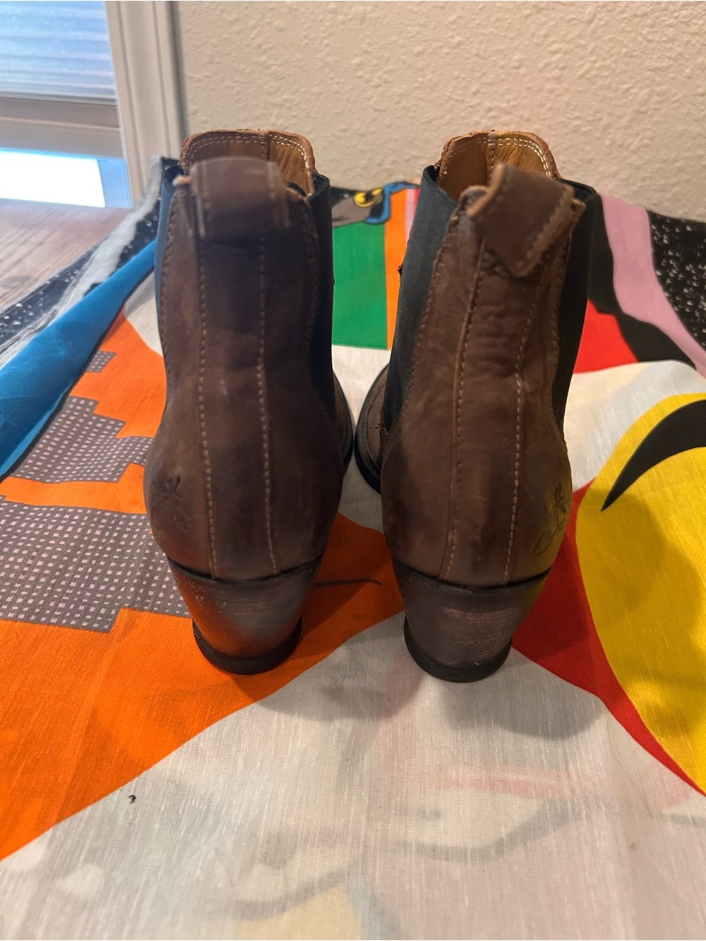 John Fluevog Odlum Brogue Brown Leather Chelsea Ankle Boots - Picture 9 of 9